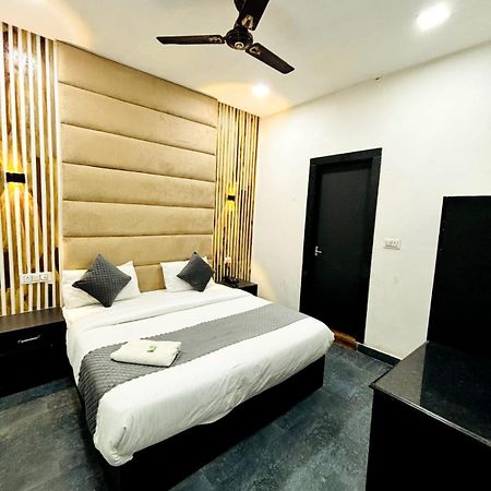 Fussion Homestay อัครา ภายนอก รูปภาพ